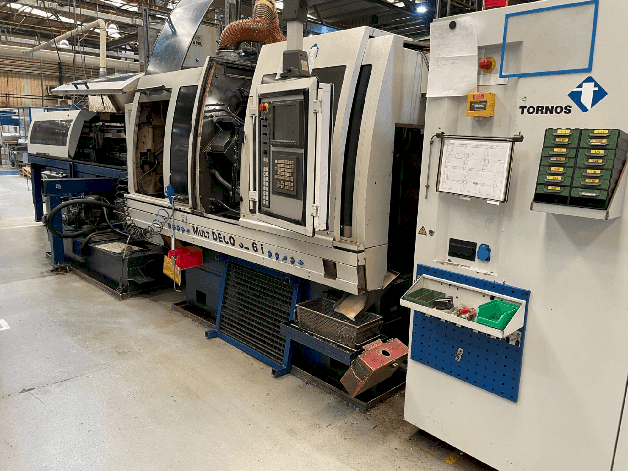 Masina TORNOS MultiDeco 32/6i eestvaade