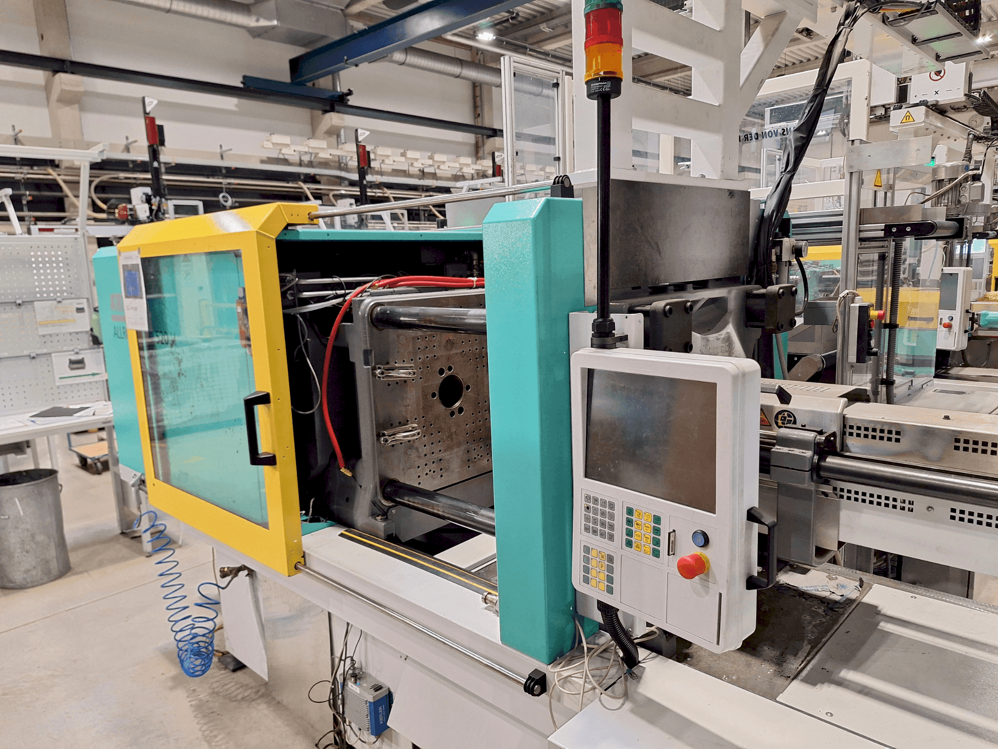 Masina Arburg 520 H eestvaade