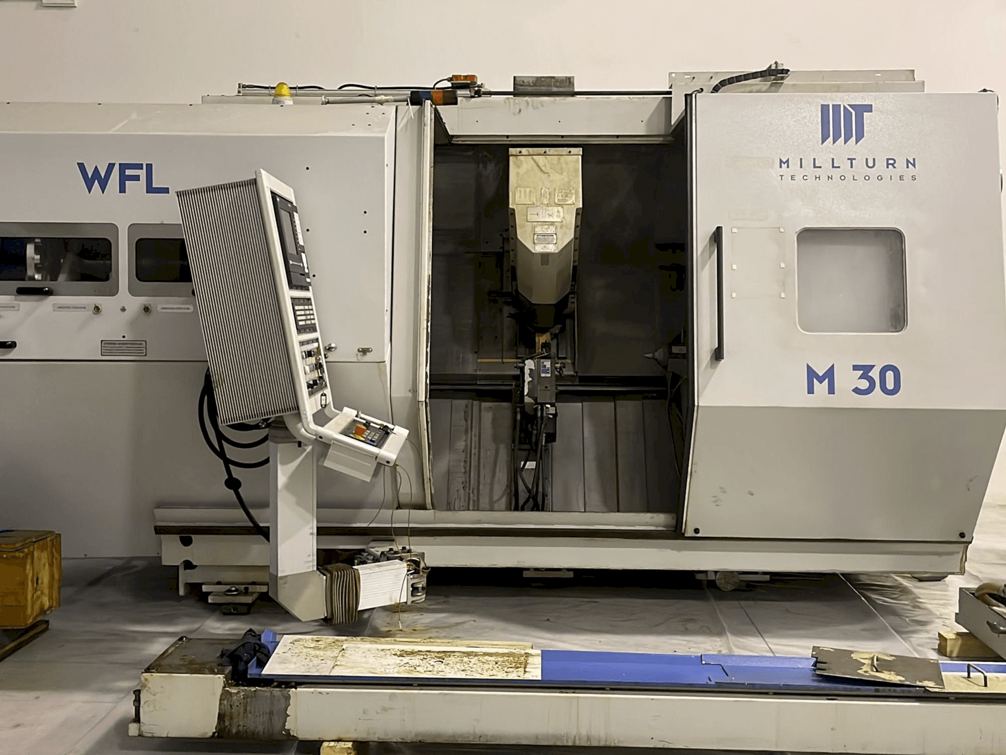 Masina WFL Millturn M30 eestvaade