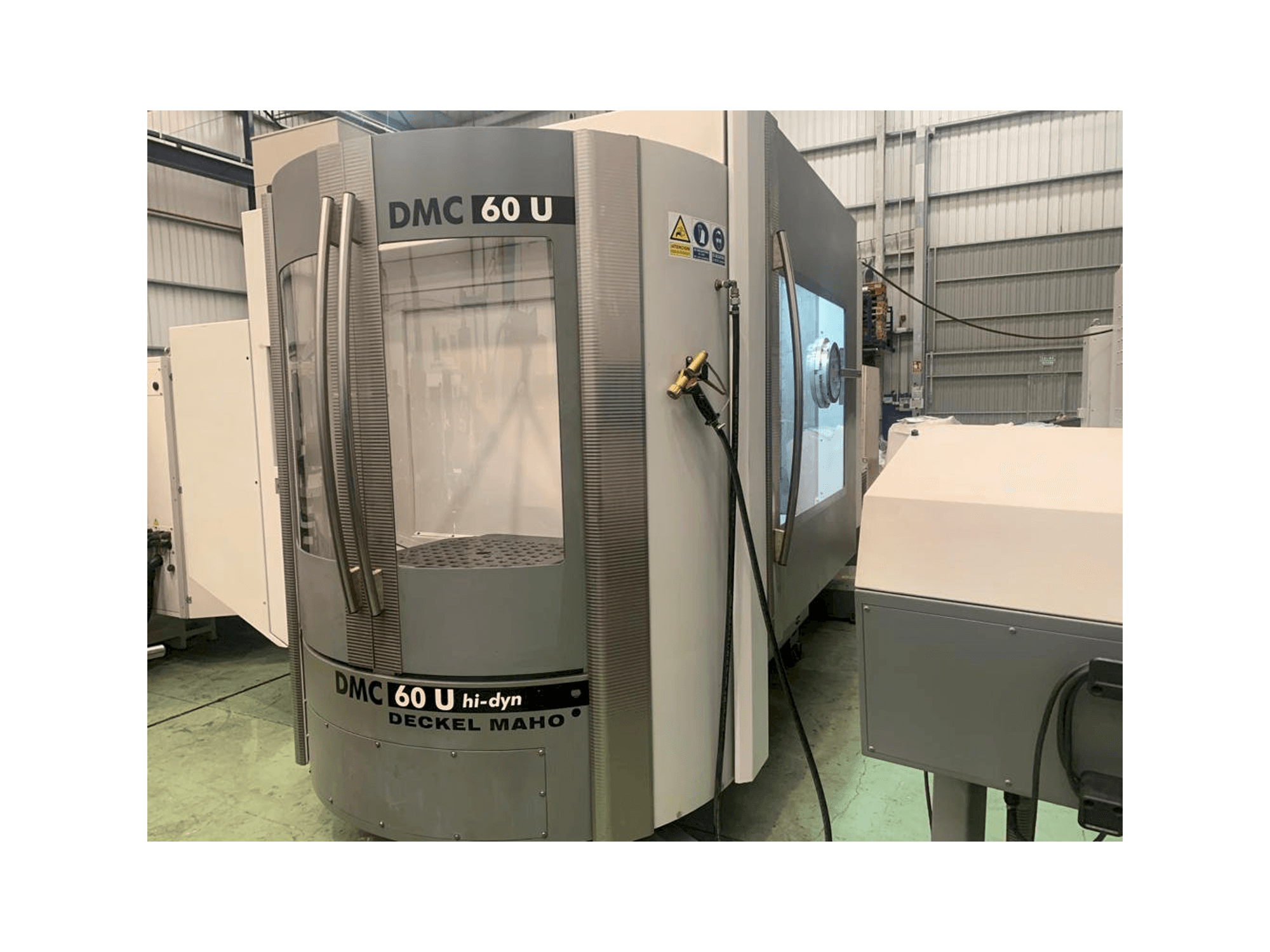 Masina DECKEL DMC 60 U hi-dyn eestvaade