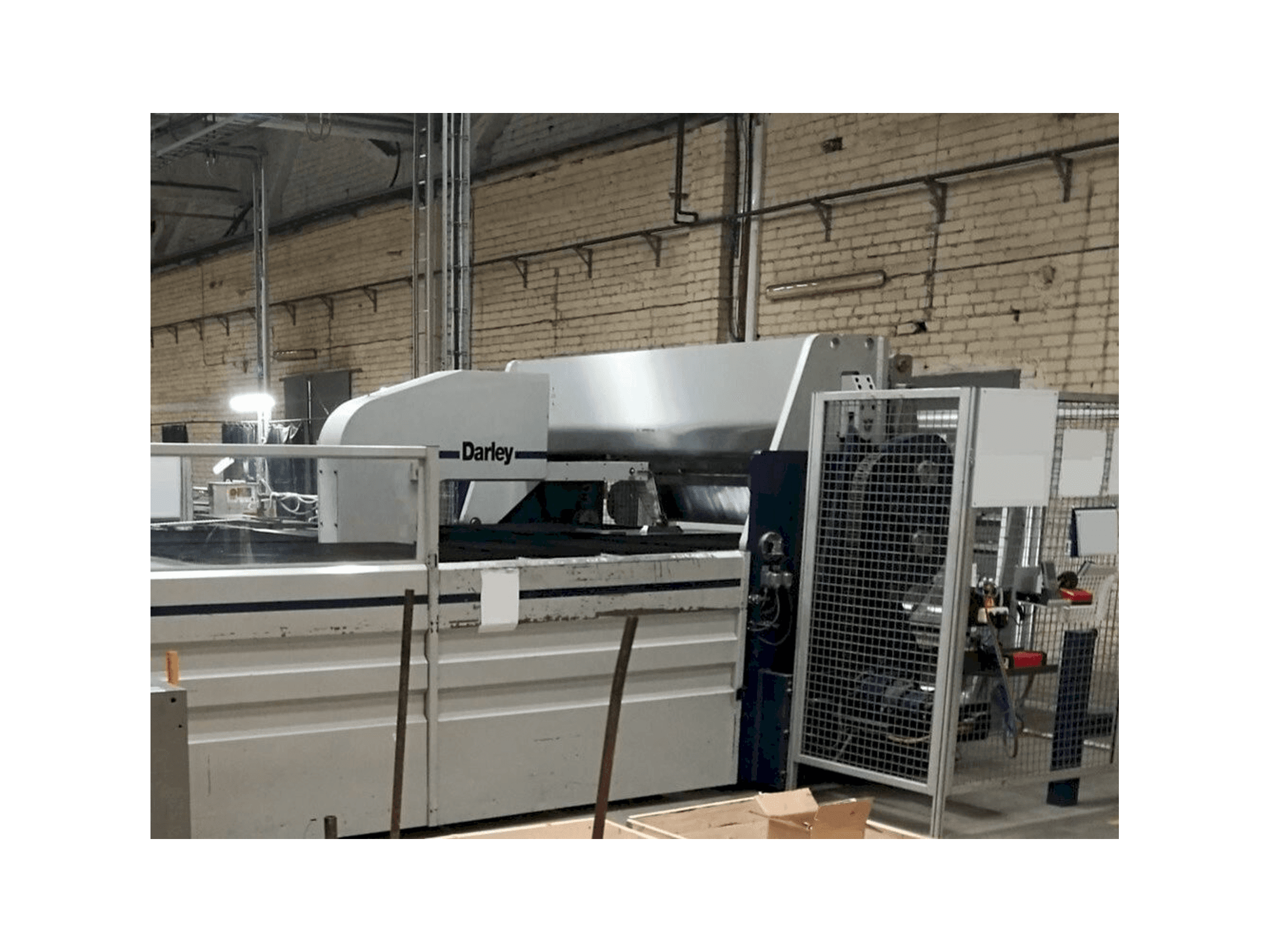 Masina Darley MF 2502 eestvaade