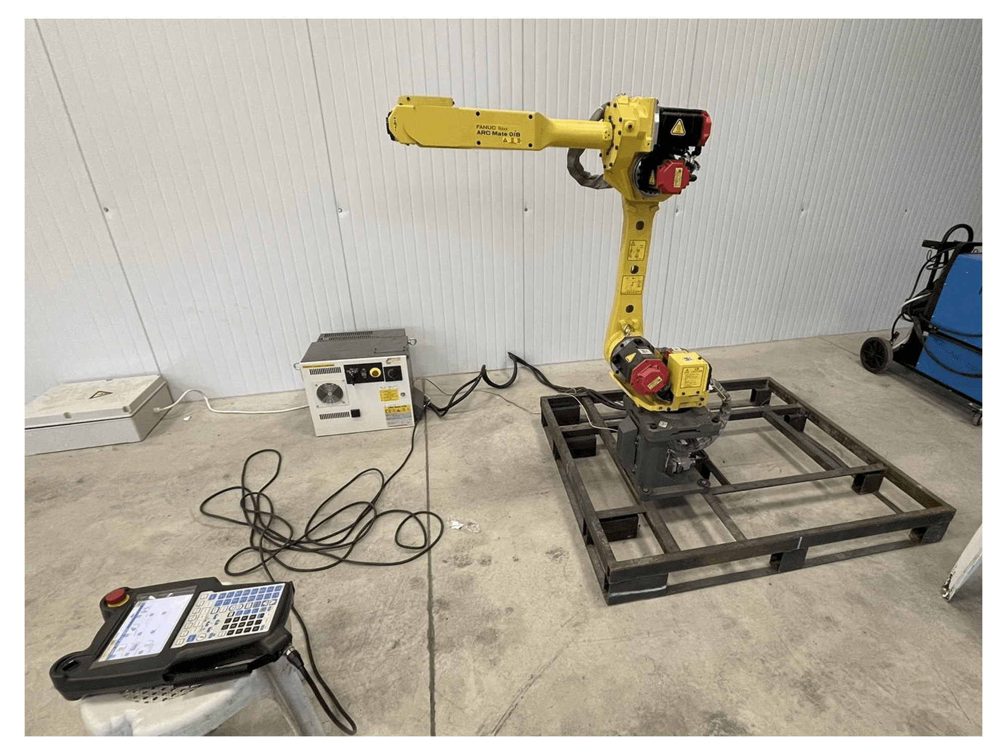 Masina FANUC Arc mate 0iB eestvaade