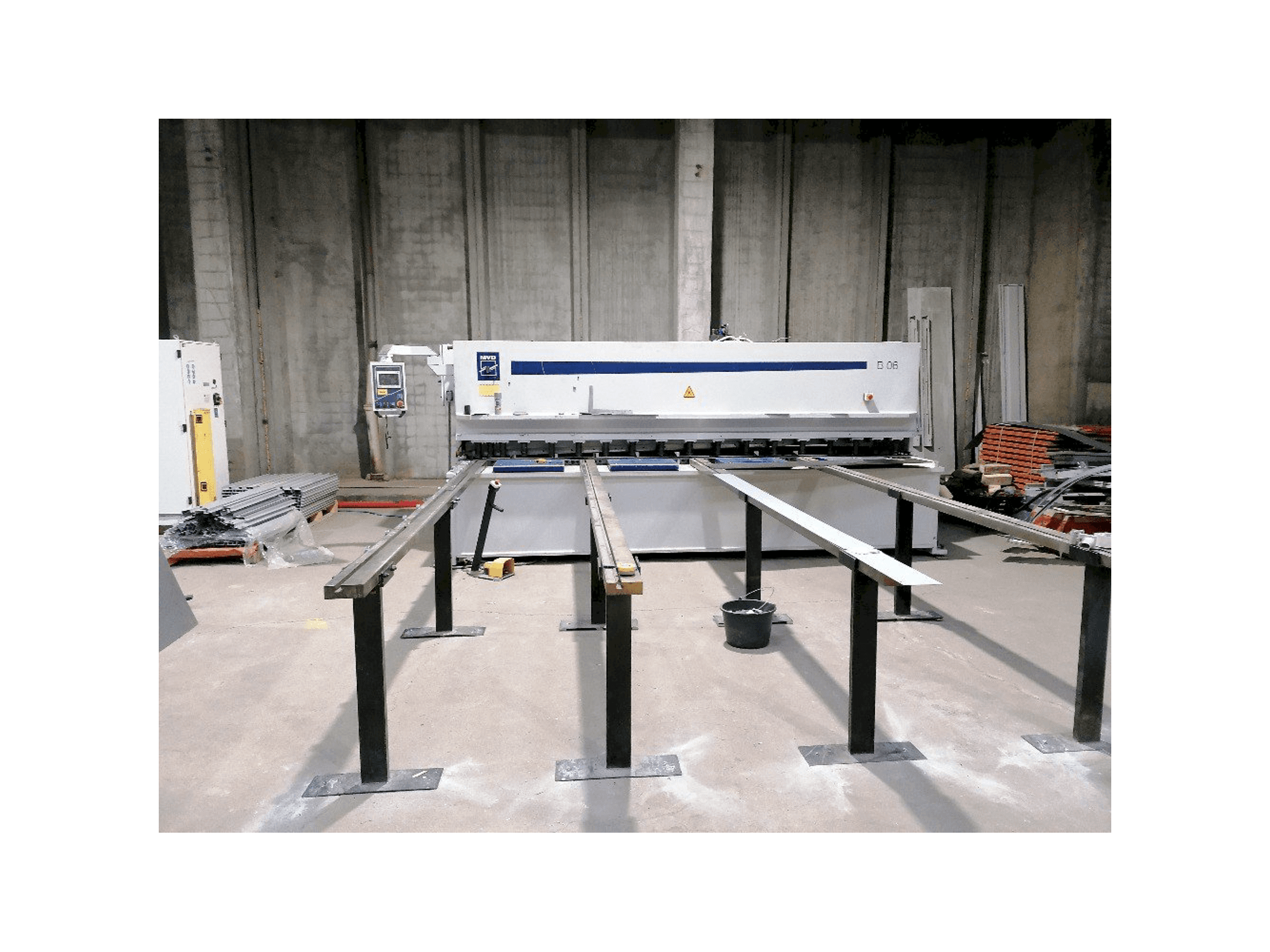 Masina MVD B06-4000 eestvaade