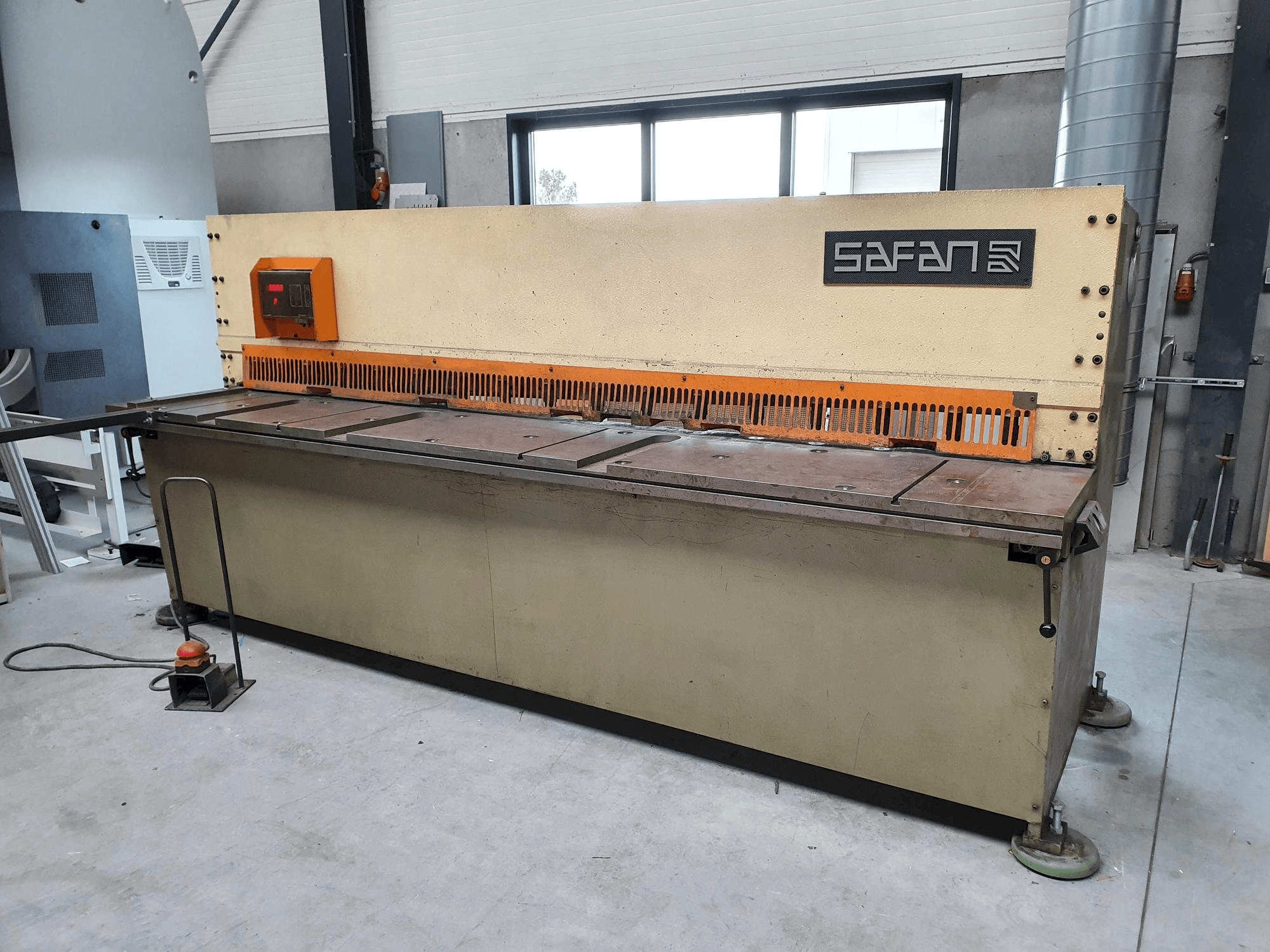 Masina Safan VS 310-6 eestvaade