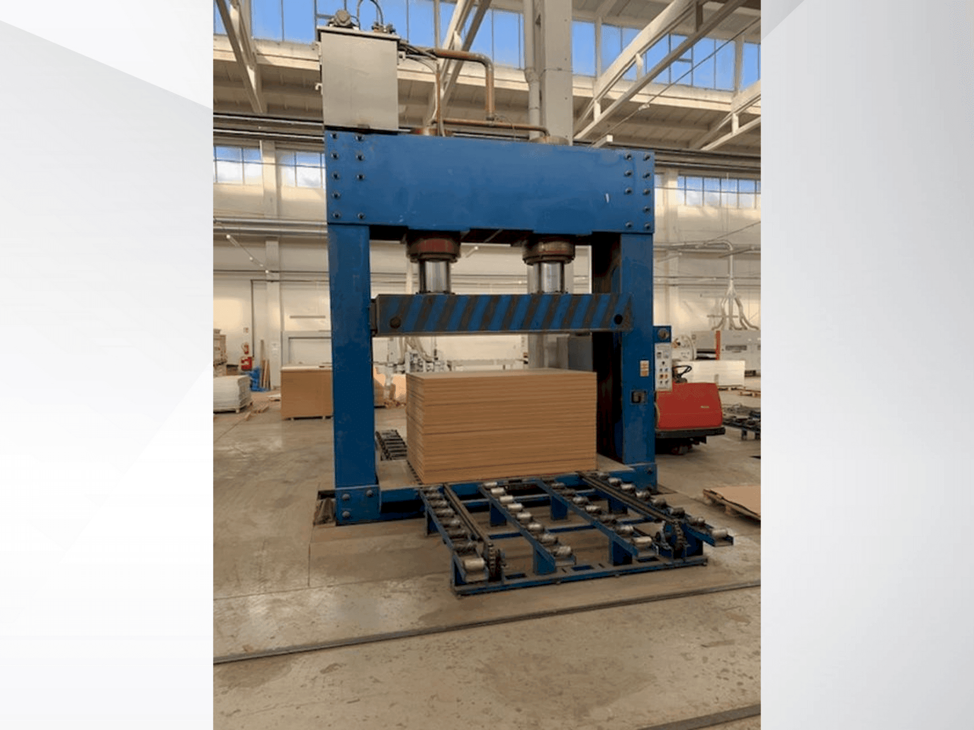 Masina LINYI JIANZHONG WOOD MACIHNERY JJC-CP eestvaade