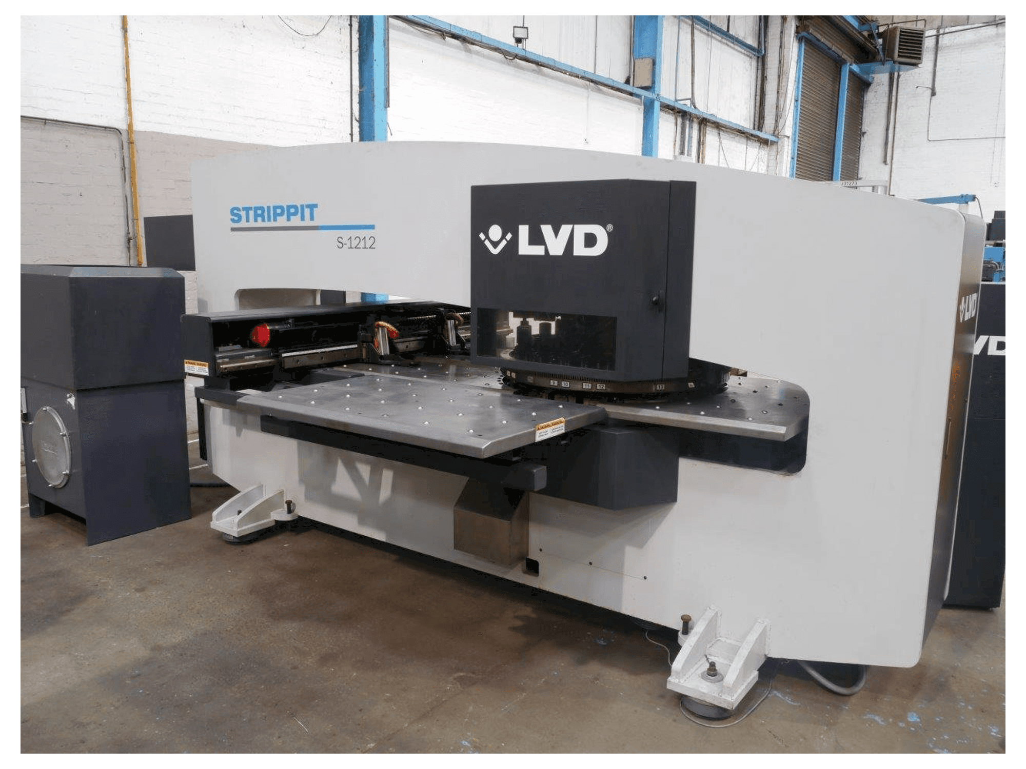 Masina LVD STRIPPIT S 1212 eestvaade